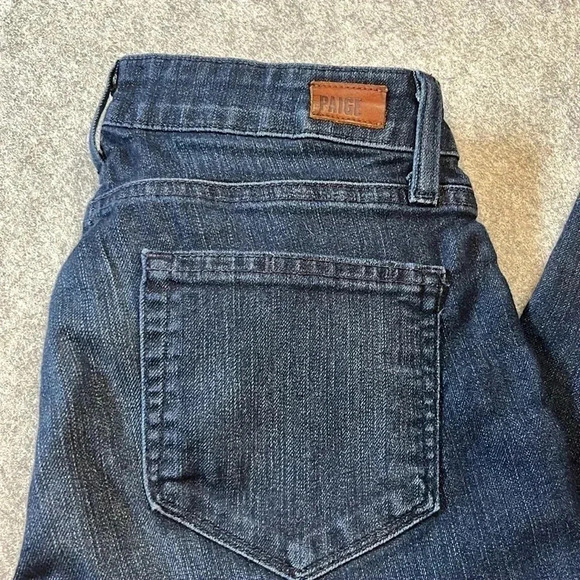 PAIGE Kyle Crop, Dark Wash.  Size 26. - Picture 4 of 11